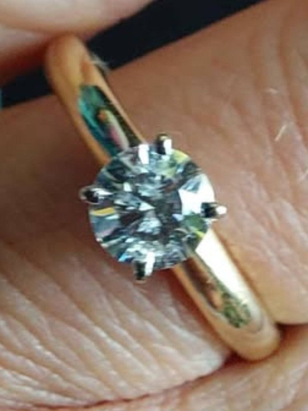 Diamond Solitaire Ring Gold - Picture 3 of 10